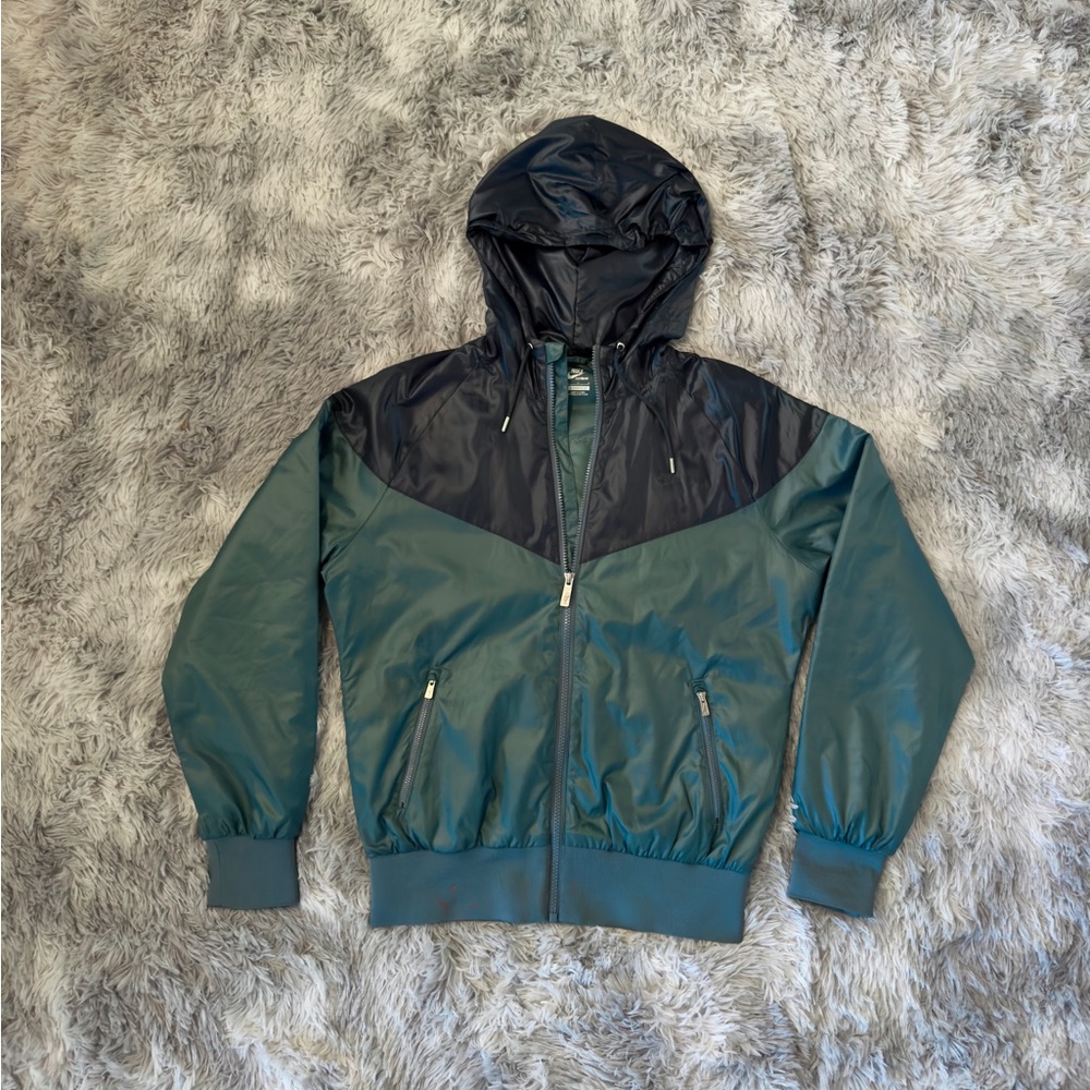 NIKE Light Puffer zip up jacket with Hood size Medium